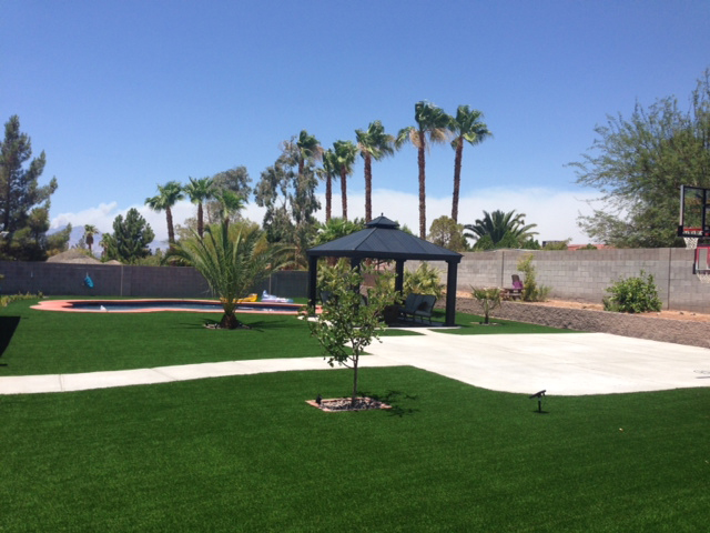 Outdoor Carpet Bonadelle Ranchos-Madera Ranchos, California Landscape Ideas, Backyards